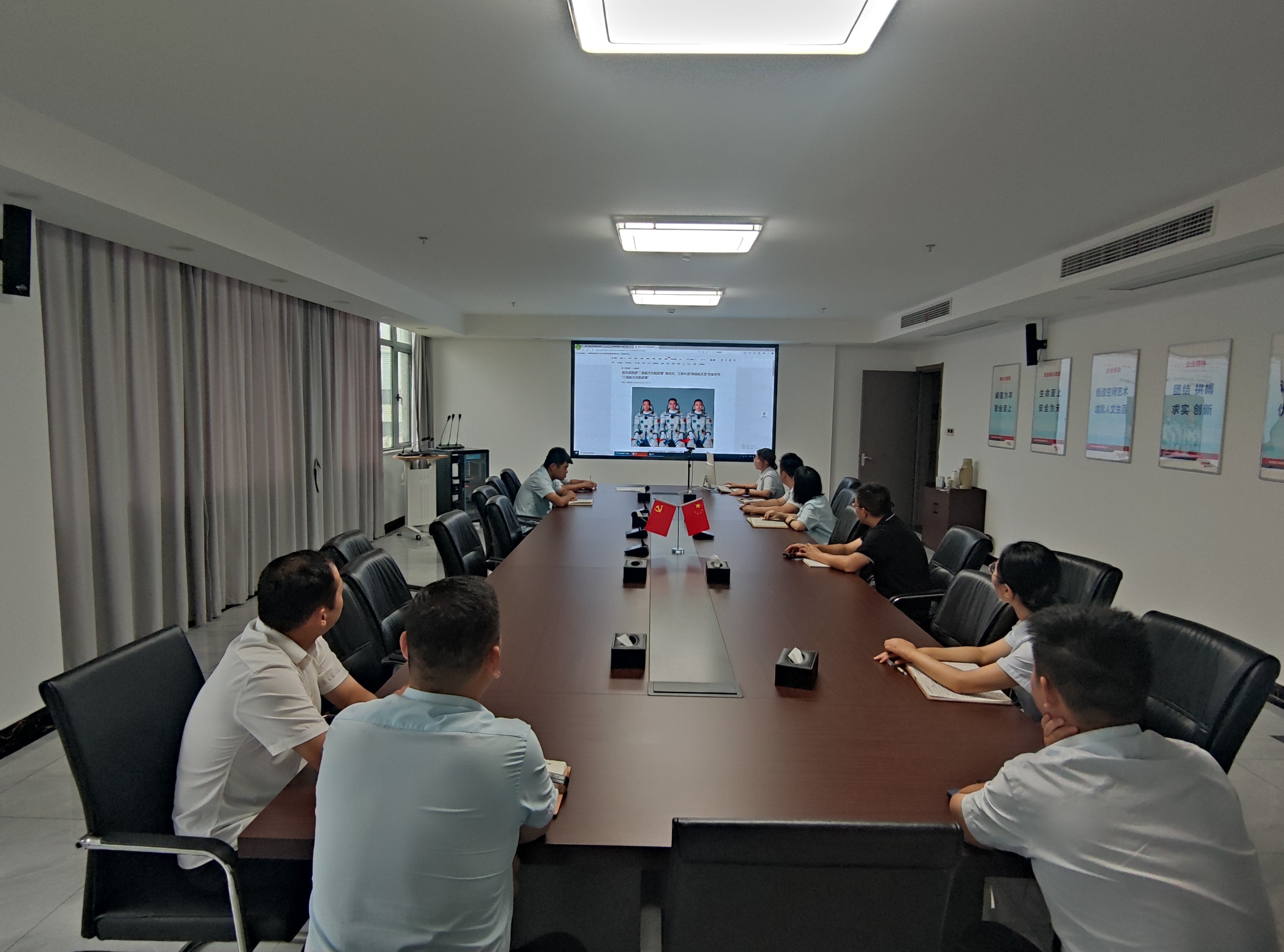 d8cb8746da5c191cec3d472cce913d4.jpg